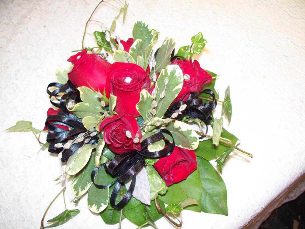 CAKE TOPPER RED ROSES