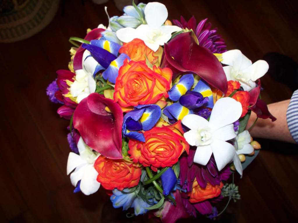 BURGANDY CALA,CIRCUS ROSE,IRIS,ORCHIDS & DAHLIA