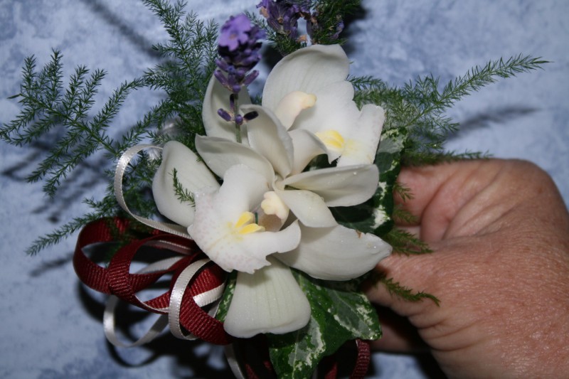 814 CORSAGE ORCHID