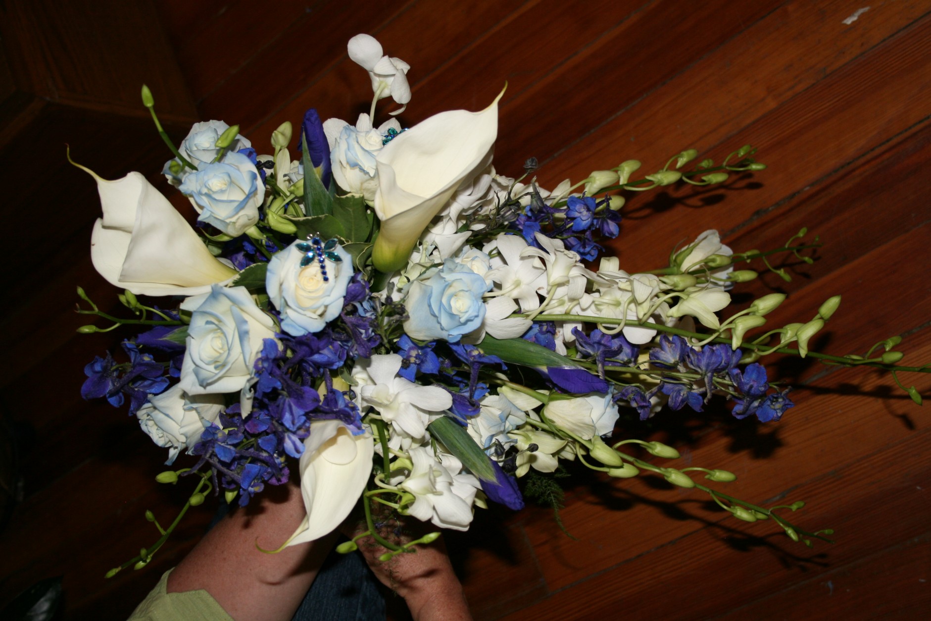 BLUE & WHITE CASCADING BOUQUET